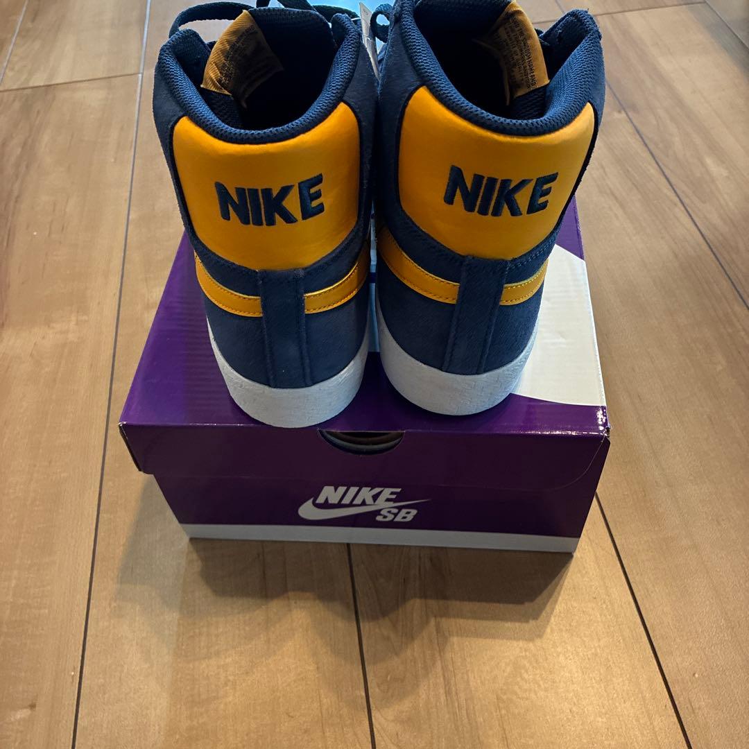 靴 nike sb zoom blazer
