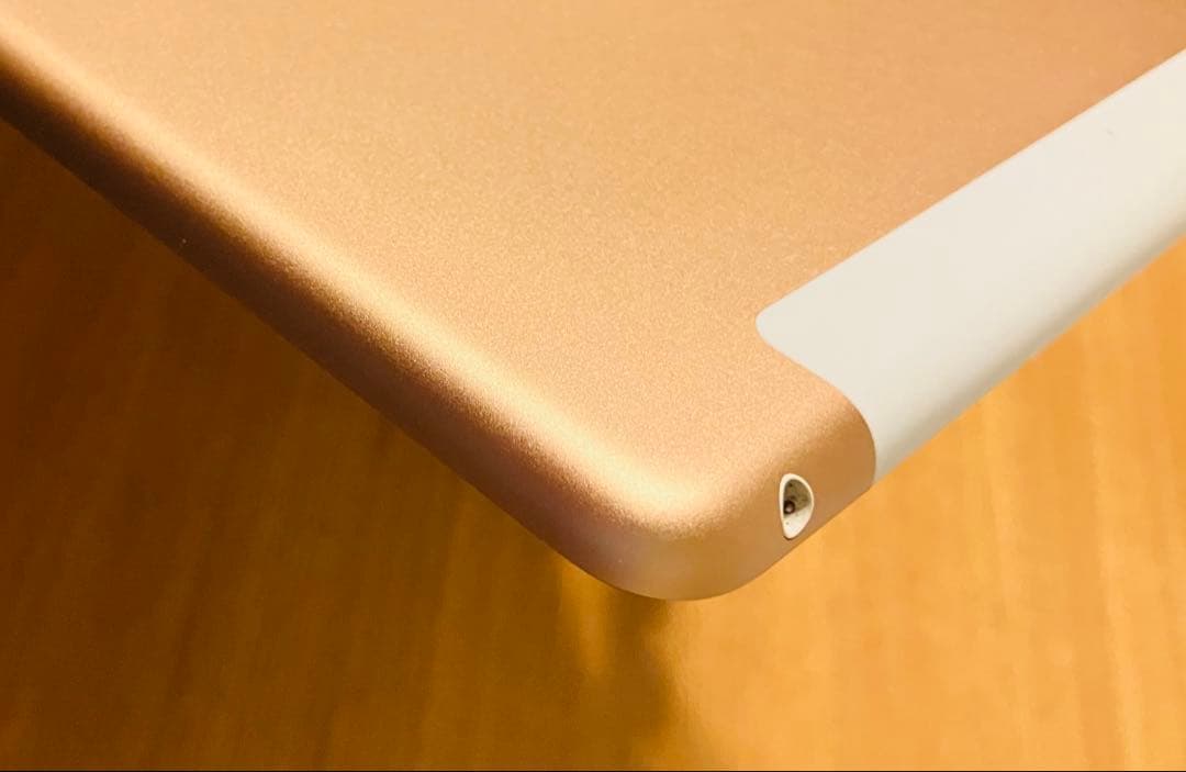 ②iPad　本体　第7世代　128GB　WiFi+Cellularモデル　箱付き