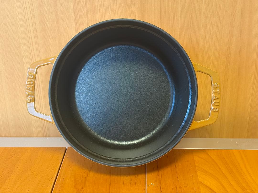 【新品未使用】staub ストウブ ピコココットラウンド マスタード 20cm